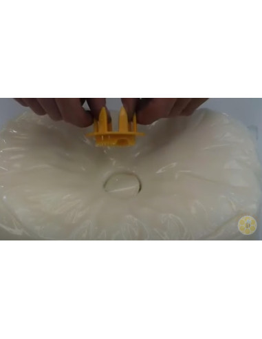 CANDI SAC TAGLIA E SOLLEVA IL SACCHETTO DI CANDITO