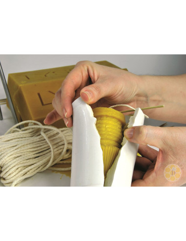 STAMPO PER CANDELA IN SILICONE PICCOLO CILINDRO CON CELLE